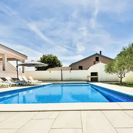 Anic By Interhome