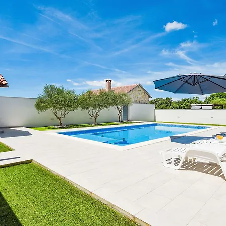 Anic By Interhome Casa de Férias Smilcic