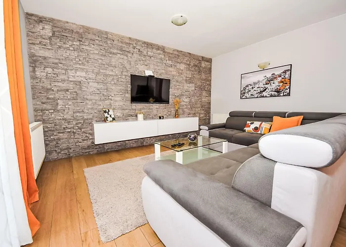 Anic By Interhome Smilcic